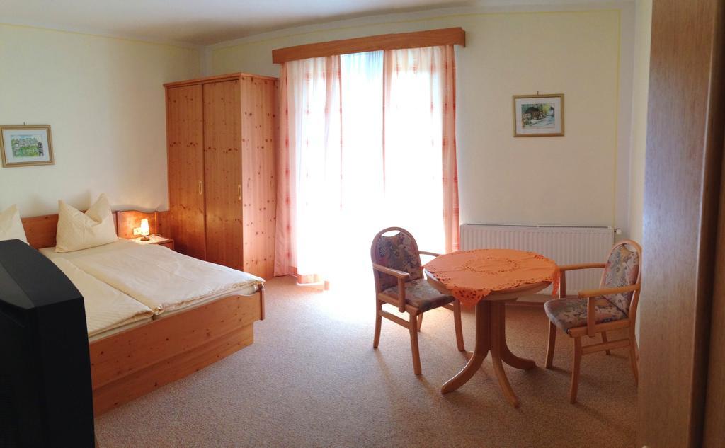 Gastehaus Sapetschnig Apartamento Faak am See Quarto foto