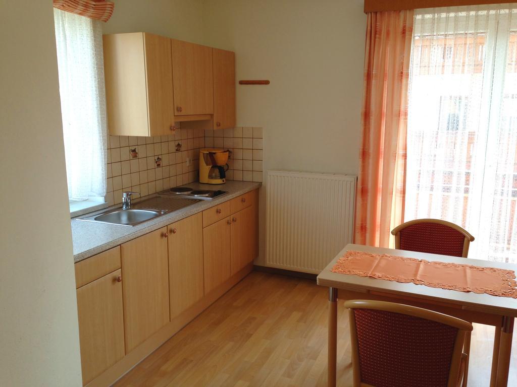 Gastehaus Sapetschnig Apartamento Faak am See Quarto foto